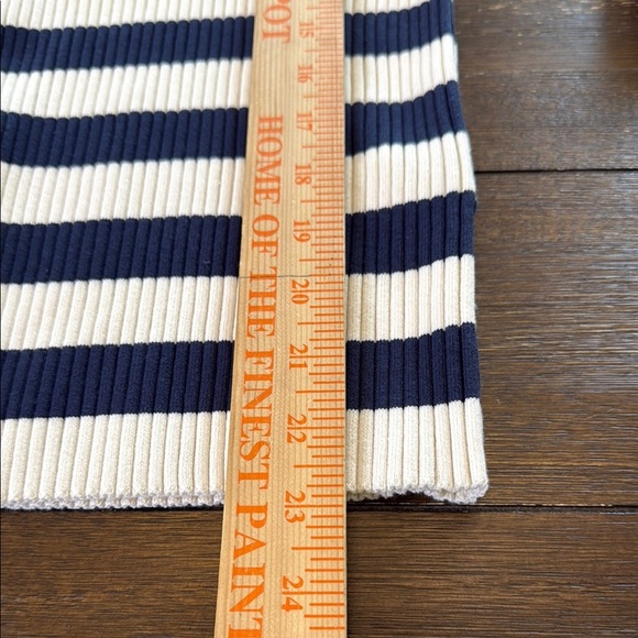 Madewell V-Neck Sweater in Stripe Size XS - Picture 10 of 13